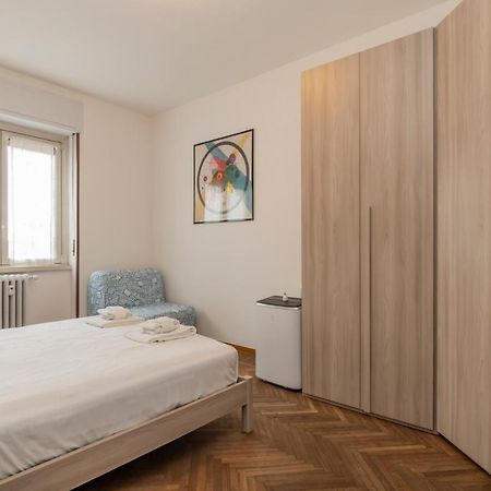 I Host Apartment - Giambellino 40 Milaan Buitenkant foto